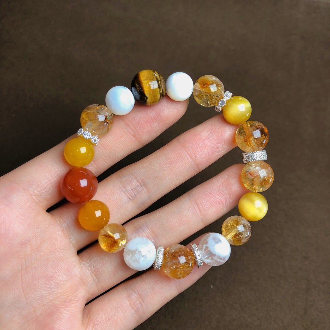 An Exquisite Crystal Bracelets