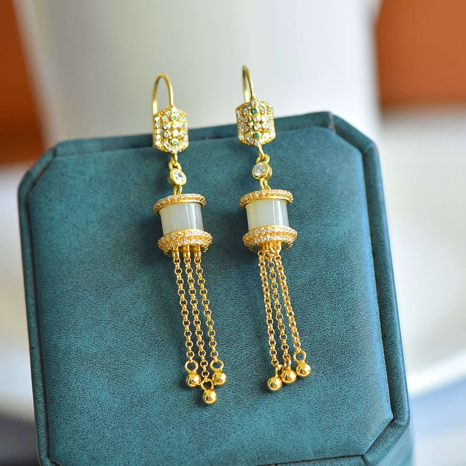 A Pair of Exquisite Sterling Silver-Gold Plated Inlaid White Jade Earrings,Inlaid Diamonds: A Pair of Exquisite Sterling Silver-Gold Plated Inlaid White Jade Earrings,Inlaid Diamonds,Size:10mmx14mm 一对纯银镀金镶白玉耳环,î