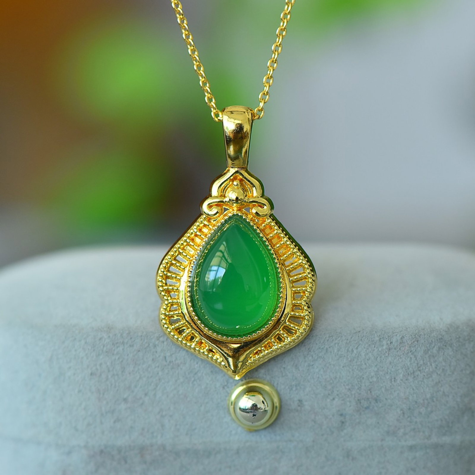 An Exquisite Pendant: An Exquisite Pendant,Size:10mmx14mm 吊坠