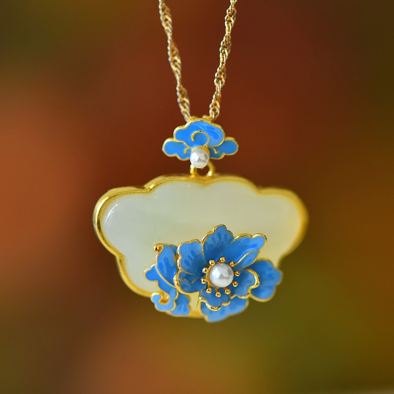 An Exquisite Sterling Silver-Gold Plated Inlaid White Jade Pendant,Inlaid Pearl: An Exquisite Sterling Silver-Gold Plated Inlaid White Jade Pendant,Inlaid Pearl,Size:17mmx26mm 纯银镀金镶白玉吊坠,嵌珍珠