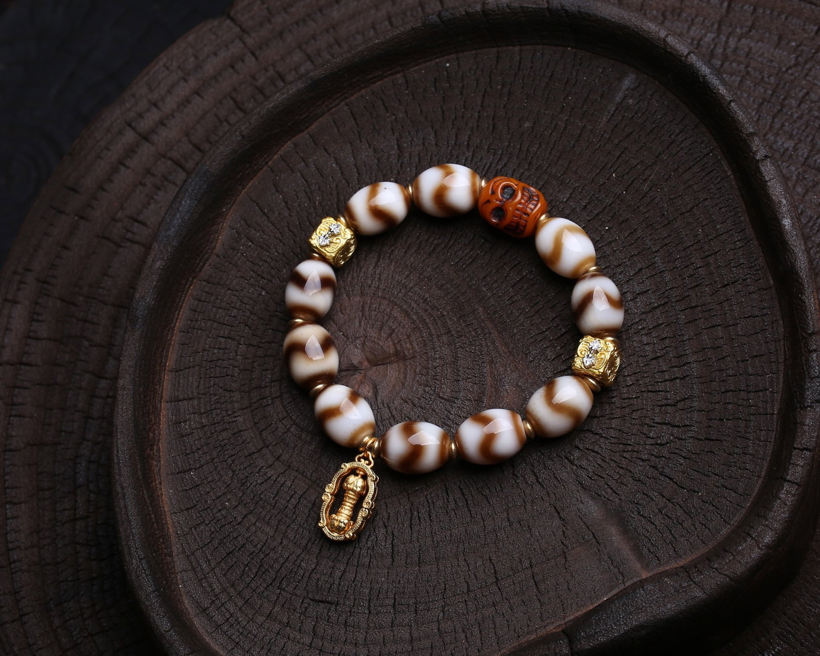 An Exquisite Dzi Bead Bracelets - 6