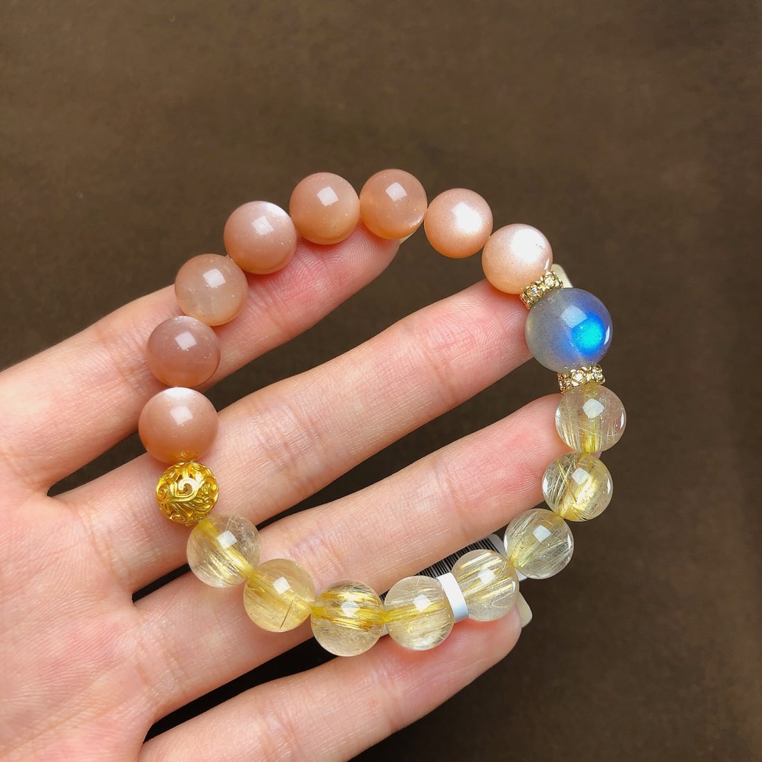 An Exquisite Crystal Moonstone Bracelets: An Exquisite Crystal Moonstone Bracelets,Size:9.7mm,12mm, Weight:25.6g 水晶月光石手串