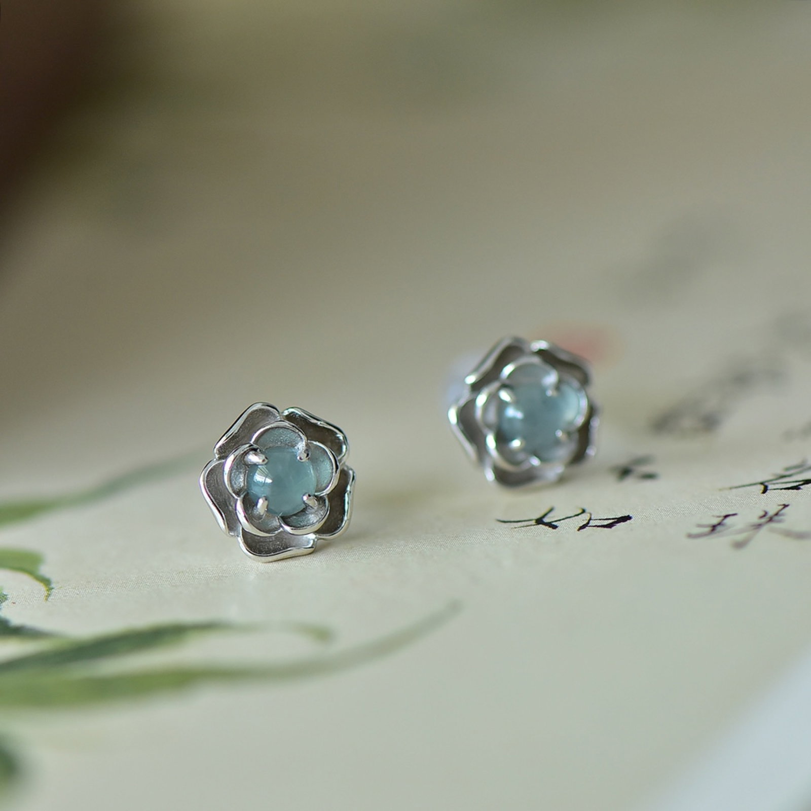 A Pair of Exquisite Sterling Silver Inlaid Jadeite Earrings: A Pair of Exquisite Sterling Silver Inlaid Jadeite Earrings,Size:4mmx4mm 一对纯银镶翡翠耳钉