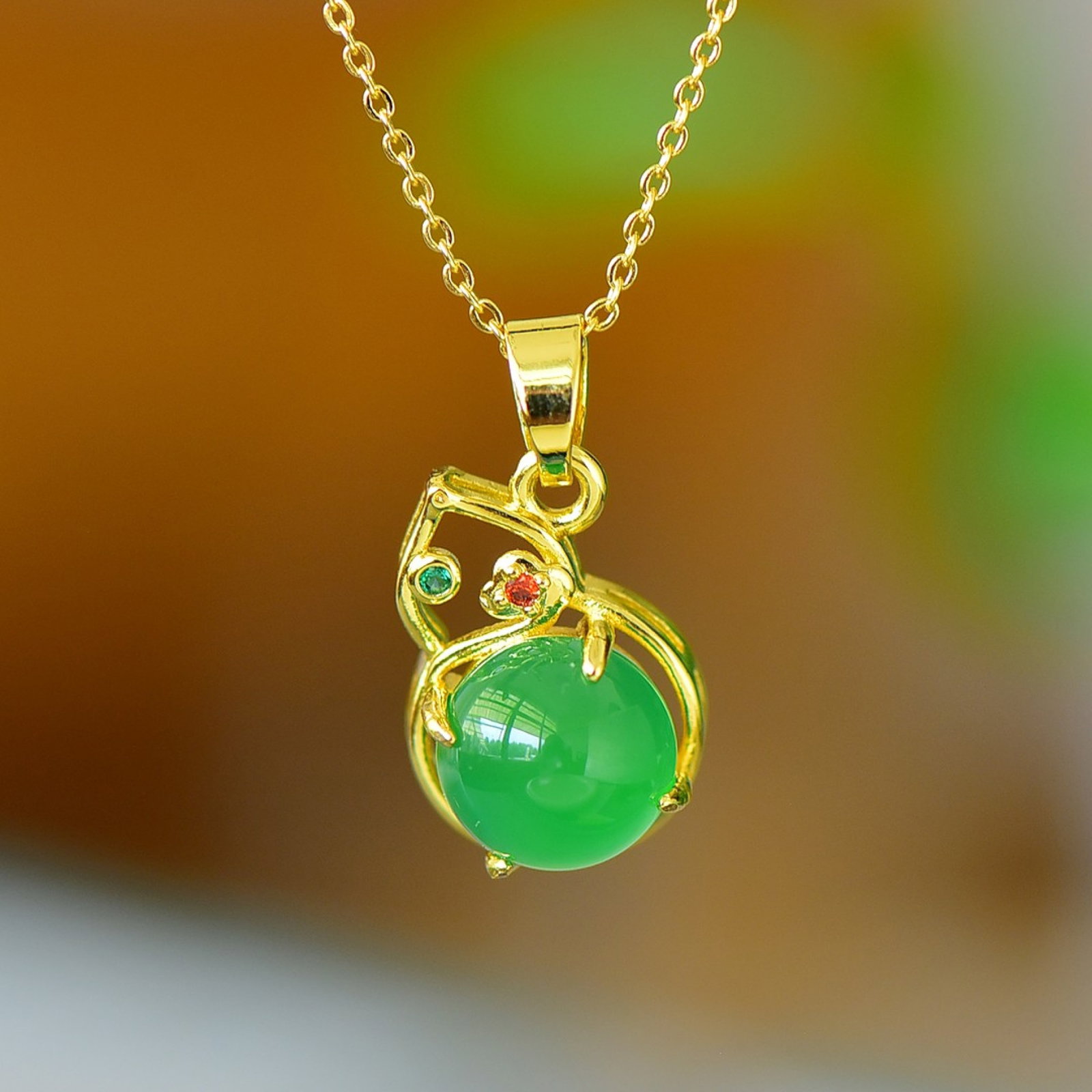 An Exquisite Gourd Pendant,Inlaid Diamond: An Exquisite Gourd Pendant Size:10mmx10mm 葫芦吊坠