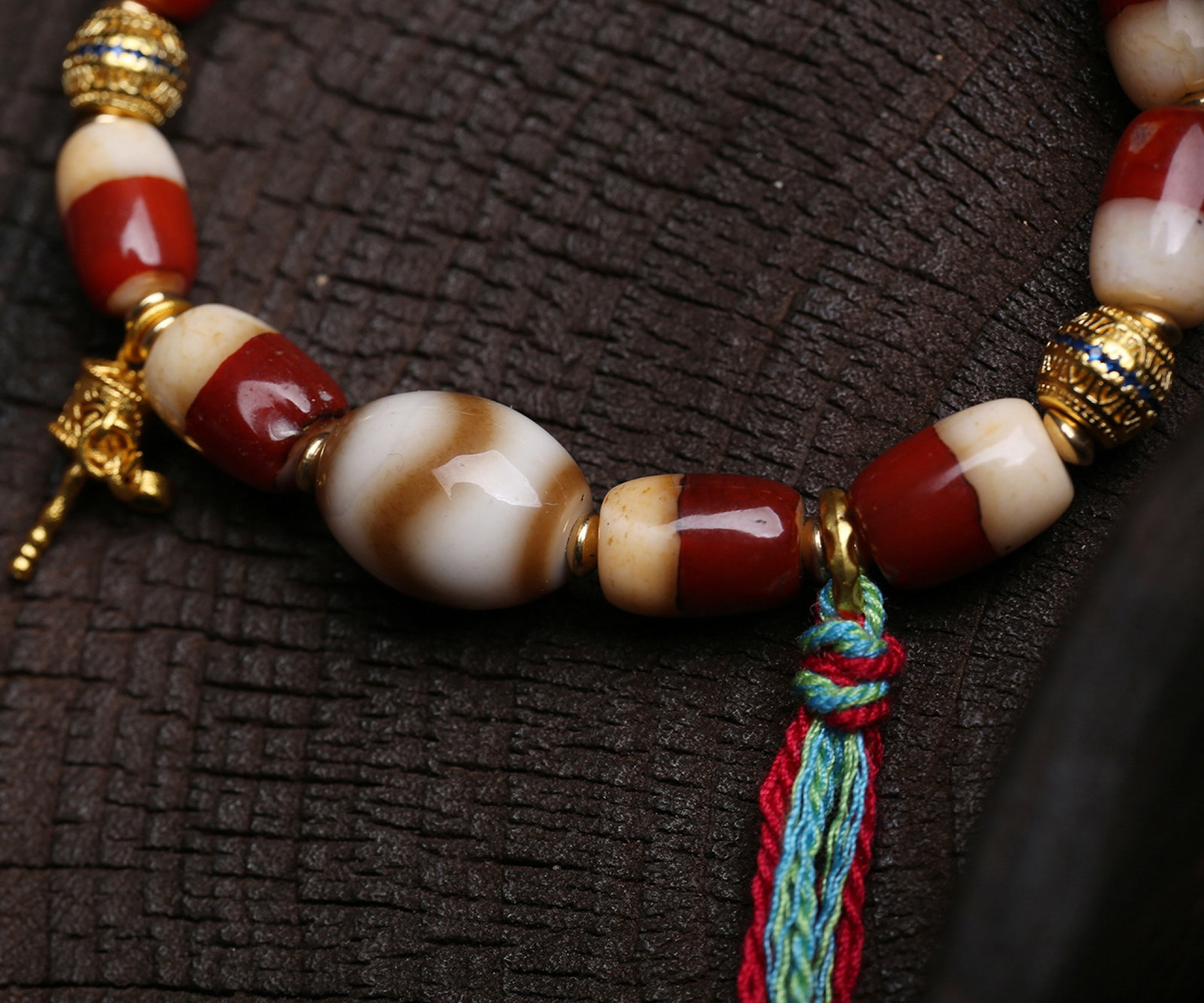 An Exquisite Agate Bracelets - 5