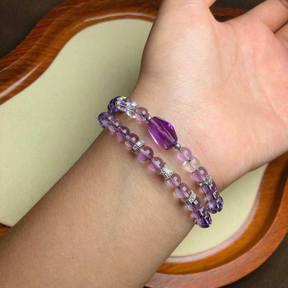 An Exquisite Crystal Bracelets - 4