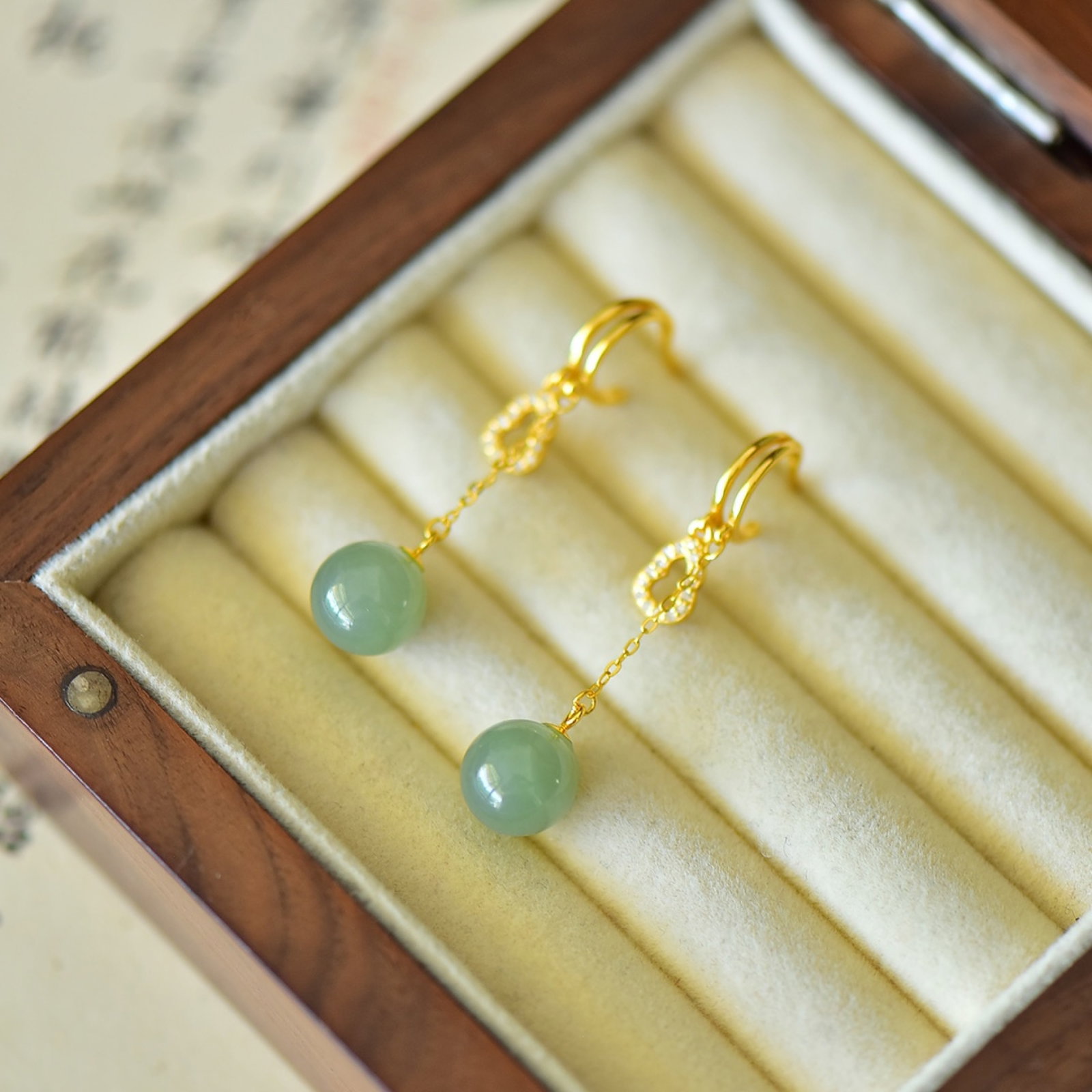A Pair of Exquisite Sterling Silver-Gold Plated Inlaid Sapphire Earrings,Inlaid Gems (1 of 5)