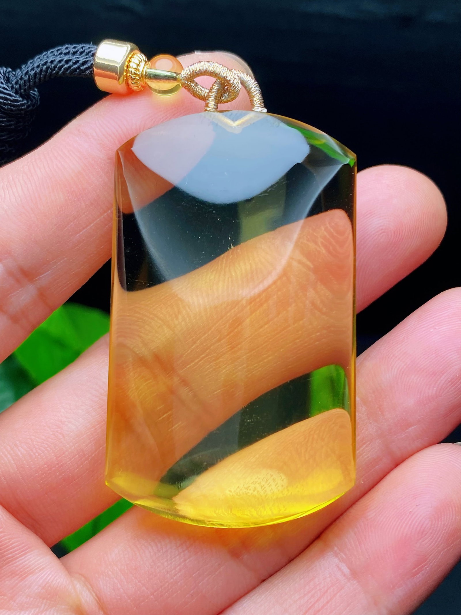 An Exquisite Crystal Pendant: An Exquisite Crystal Pendant,Size:54mmx32mmx12mm,Weight:44.1g 水晶吊坠