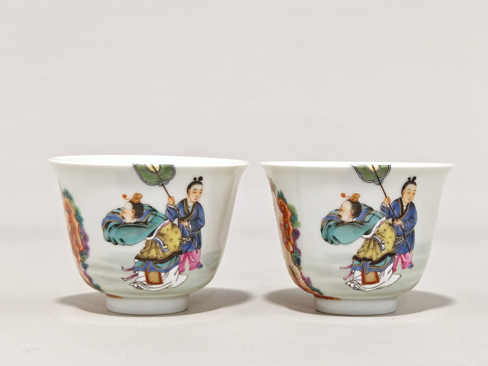 A Pair of Exquisite Famille-Rose Figure Pattern Cups,With Poem (1 of 9)