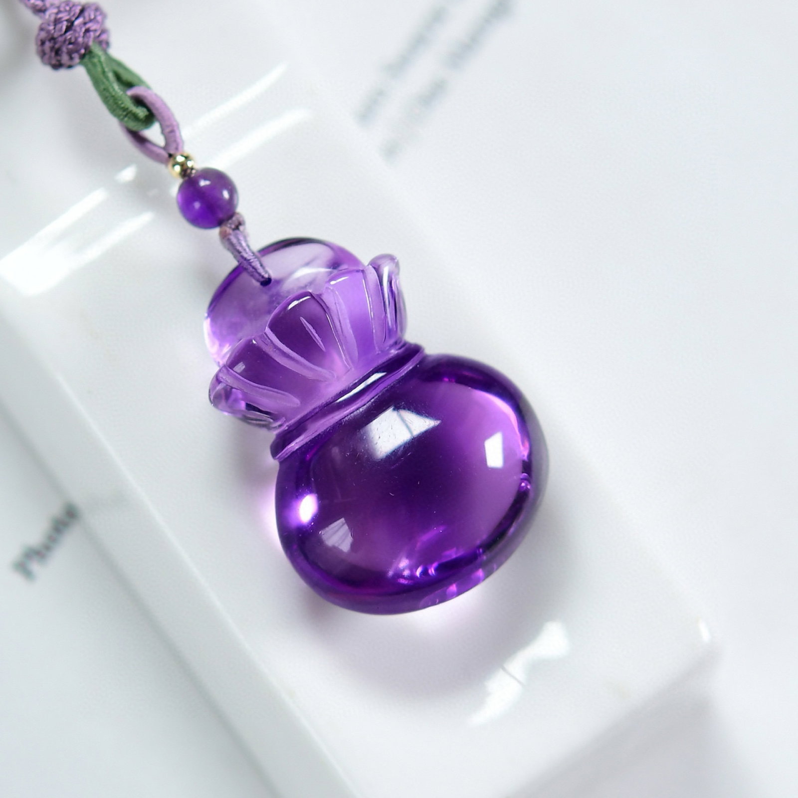 An Exquisite Crystal Pendant: An Exquisite Crystal Pendant,Size:28.8mmx21mmx14.2mm 水晶吊坠