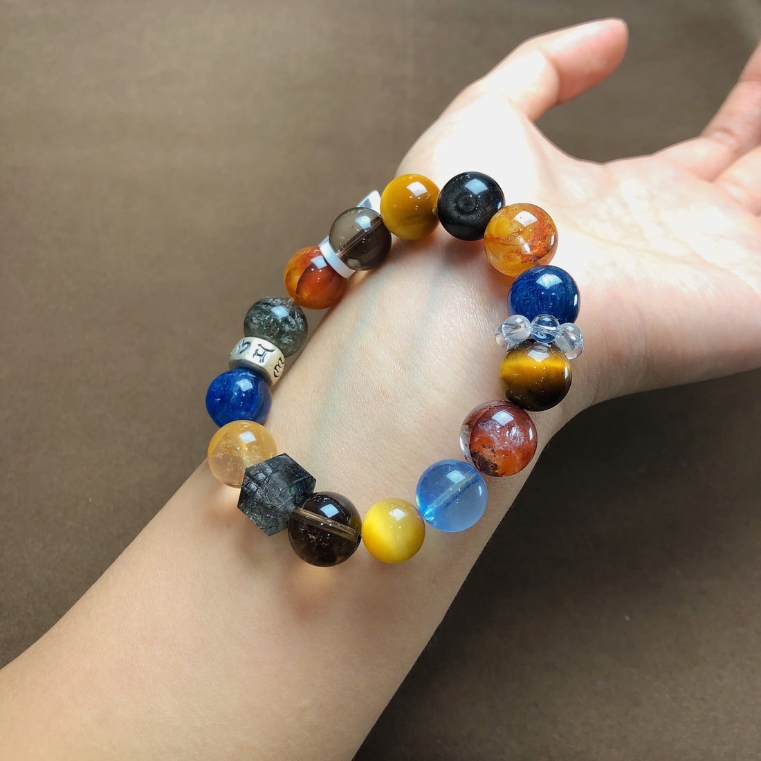 An Exquisite Multi-Gem Bracelets - 3