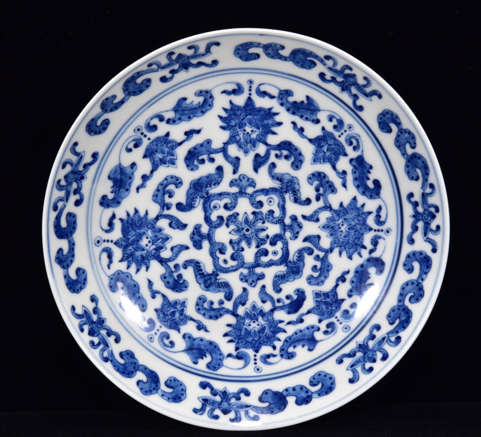 An Exquisite Blue and White Lotus Pattern Plate (1 of 9)