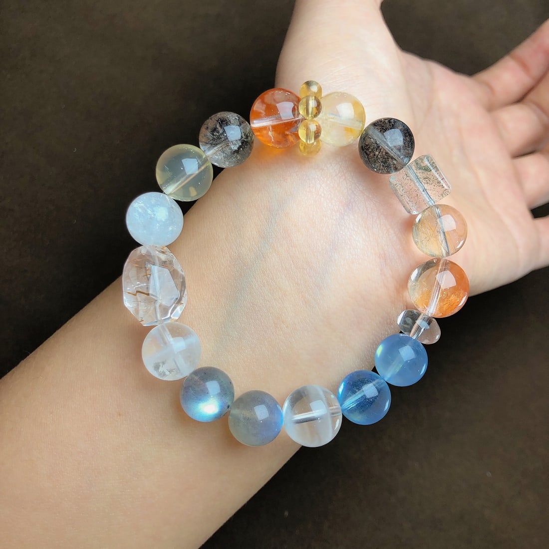An Exquisite Crystal Bracelets - 2