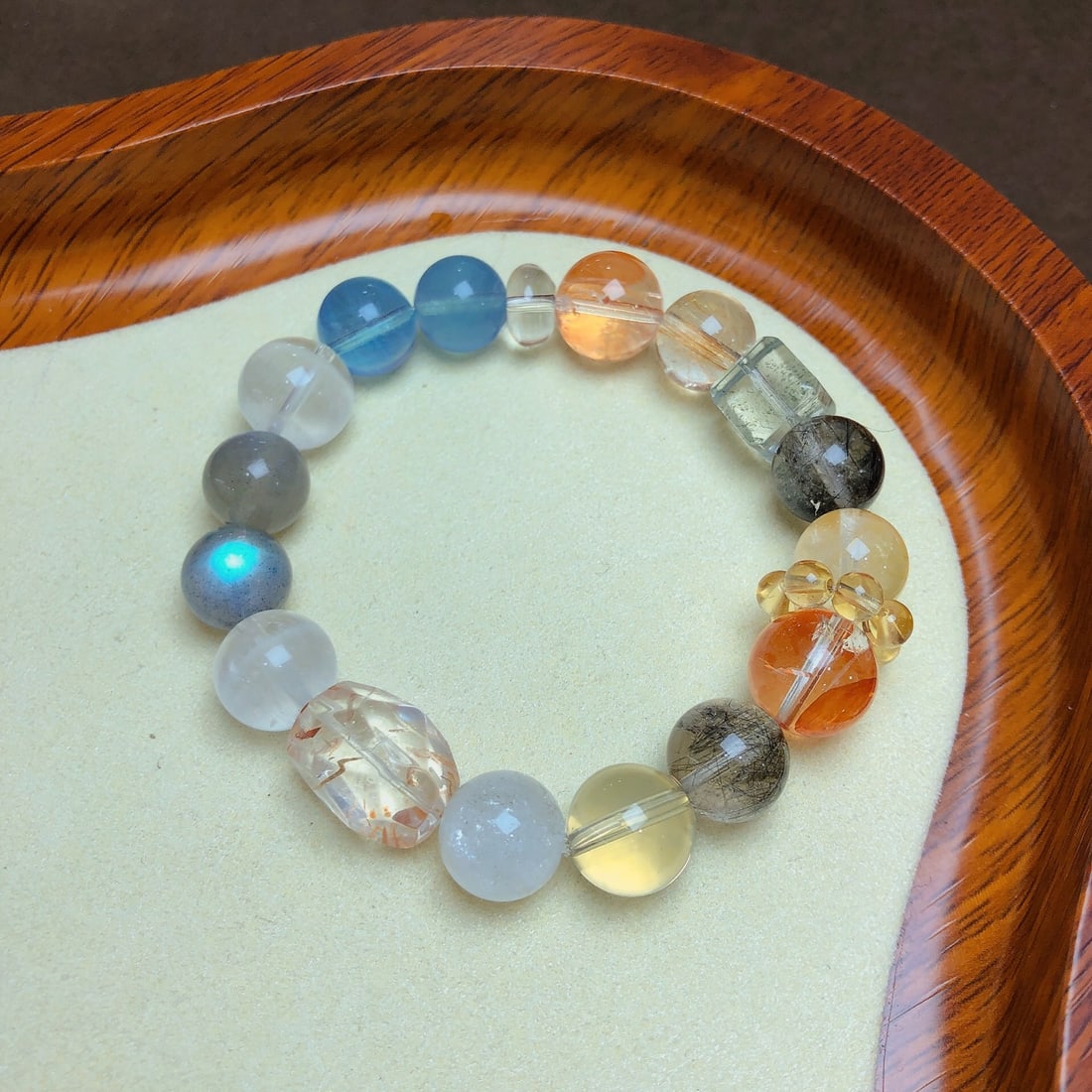 An Exquisite Crystal Bracelets - 7