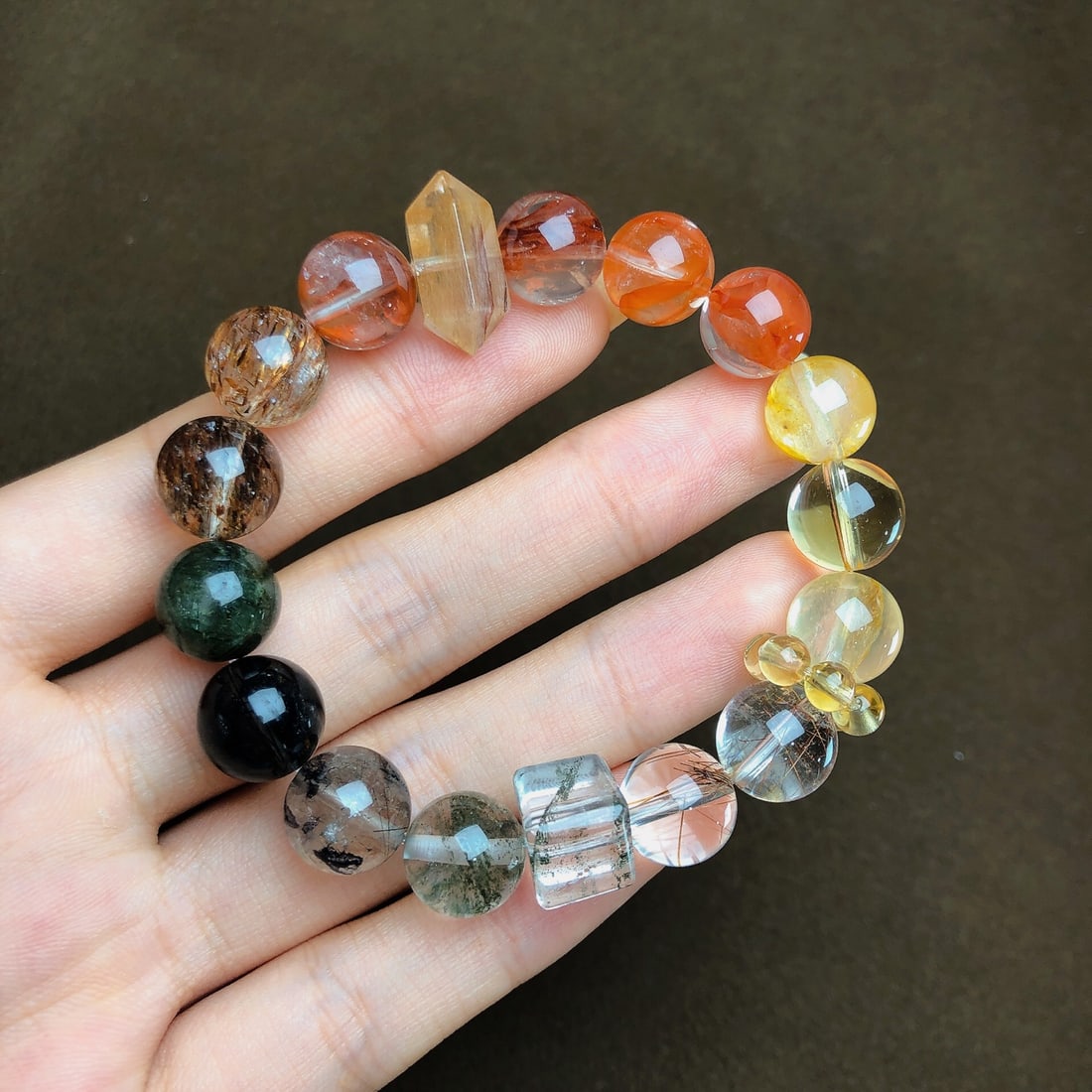 An Exquisite Crystal Bracelets: An Exquisite Crystal Bracelets,Size:10.4mm,10mmx10mm, Weight:32.1g 水晶手串