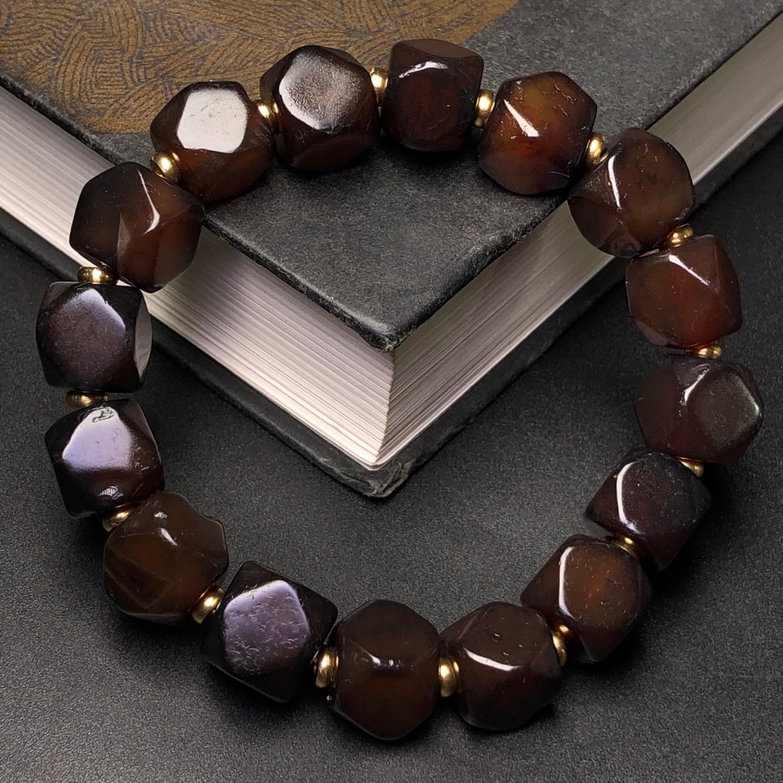 An Exquisite Agate Bracelets - 4
