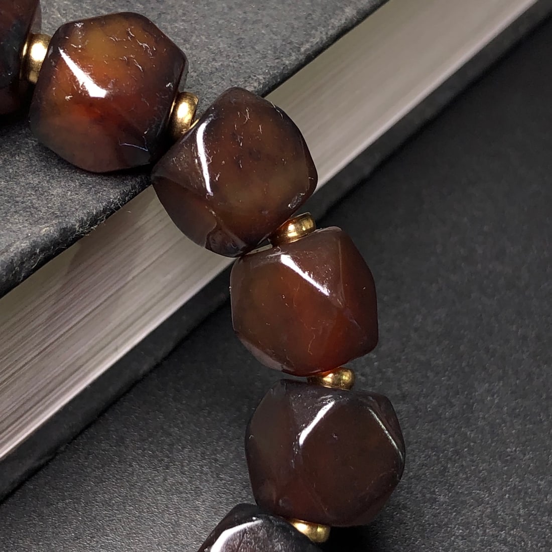An Exquisite Agate Bracelets - 7
