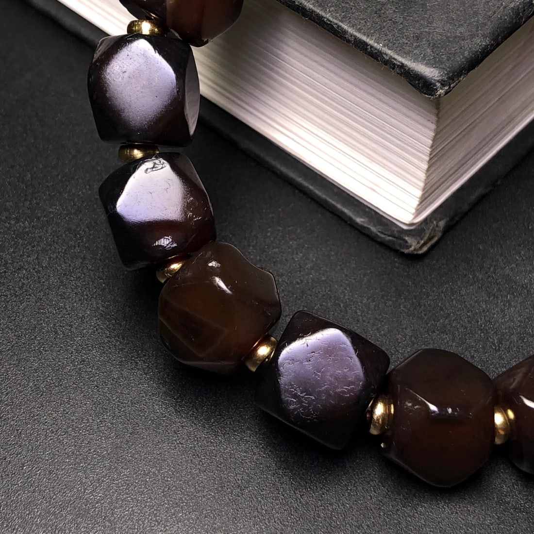 An Exquisite Agate Bracelets - 9