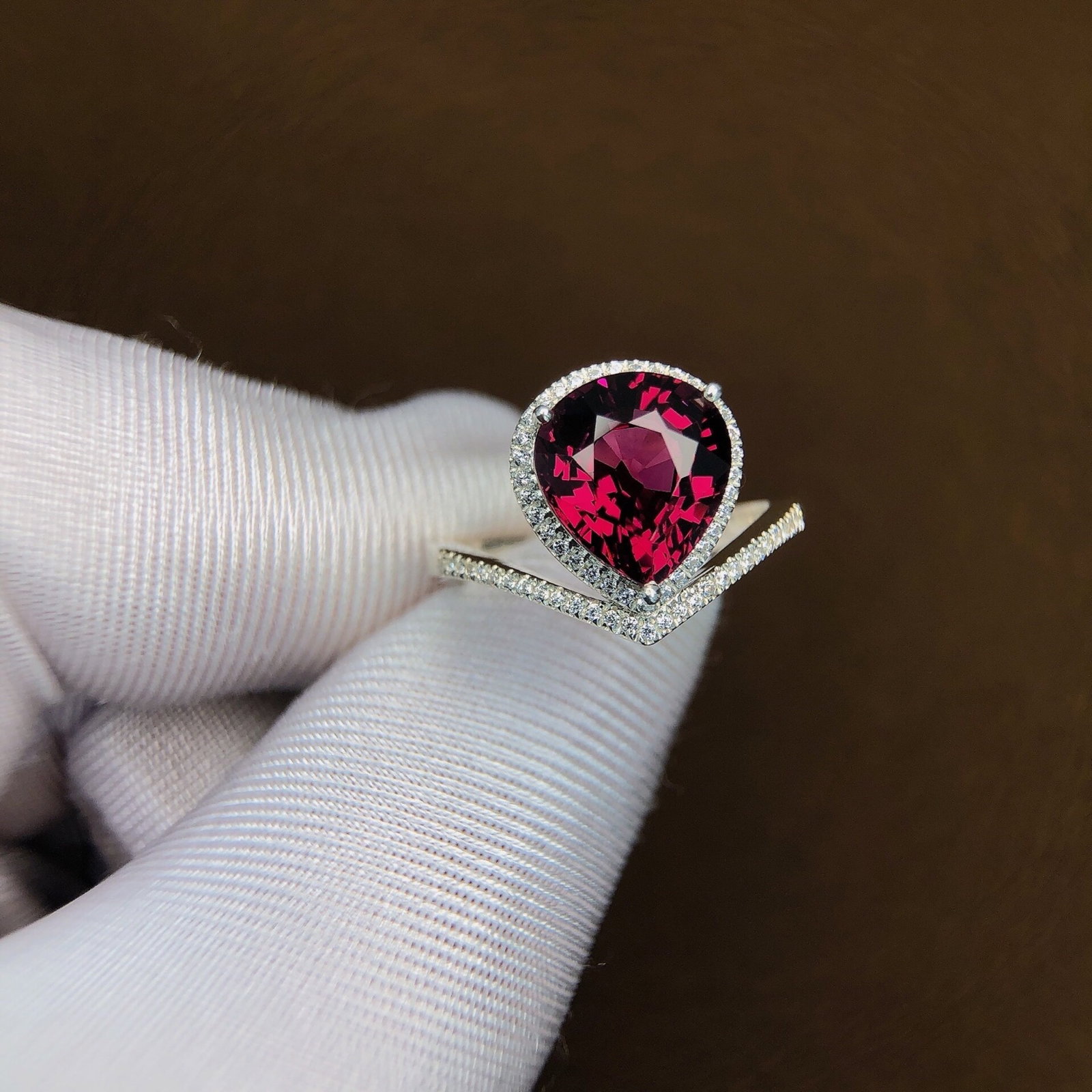 3.6Ctw Natural Garnet Ring (1 of 7)