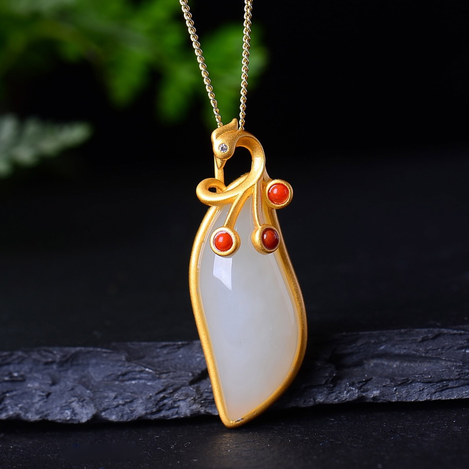 A Set of Fine Sterling Silver-Gold Plated Inlaid White Jade Jewelrys: A Set of Fine Sterling Silver-Gold Plated Inlaid White Jade Jewelrys,Size:(Earrings)7mmx9mm,(Pendant)10mmx27mm,(Ring)10mmx18mm