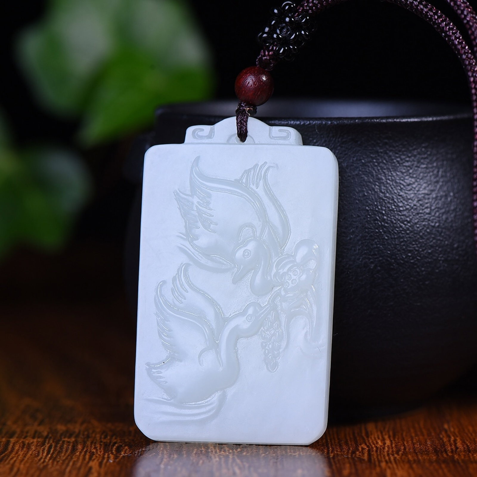 An Exquisite White Jade Goose Pattern Pendant: An Exquisite White Jade Goose Pattern Pendant,Size:30mmx51mm (寓意)吉祥 鸿运当头 穗穗平安