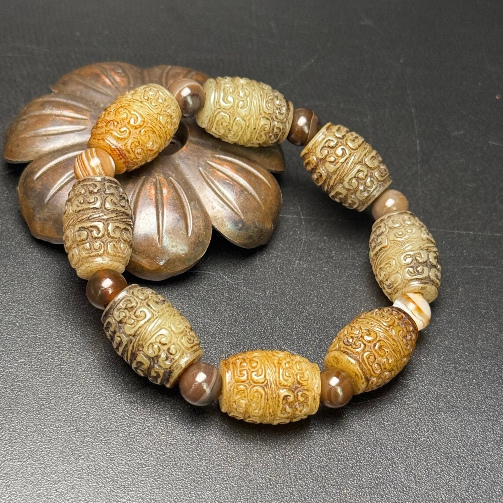 An Exquisite White Jade Ruyi Pattern Bracelets - 3