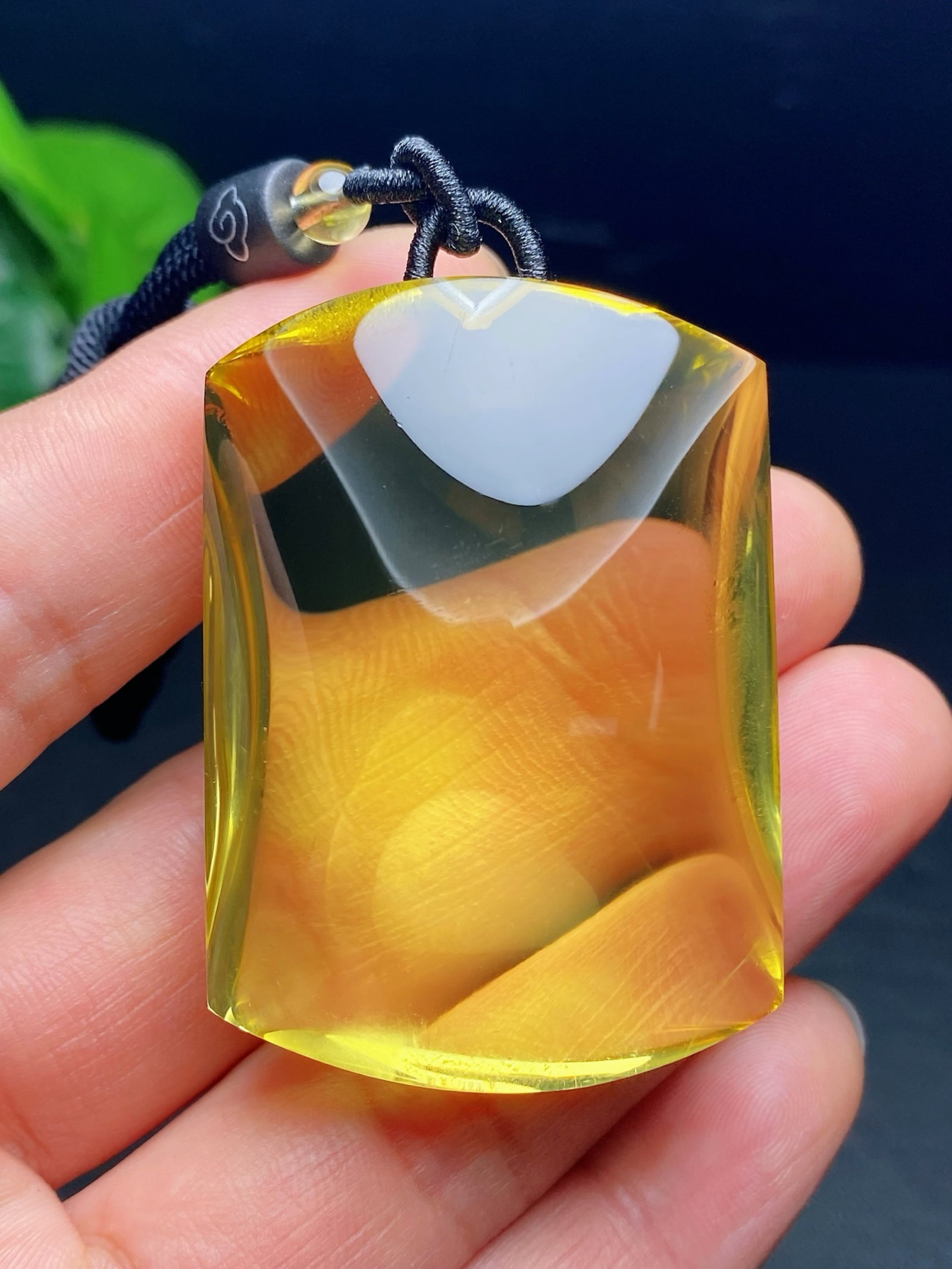 An Exquisite Crystal Pendant: An Exquisite Crystal Pendant,Size:51mmx36mmx23mm,Weight:76.1g 水晶吊坠