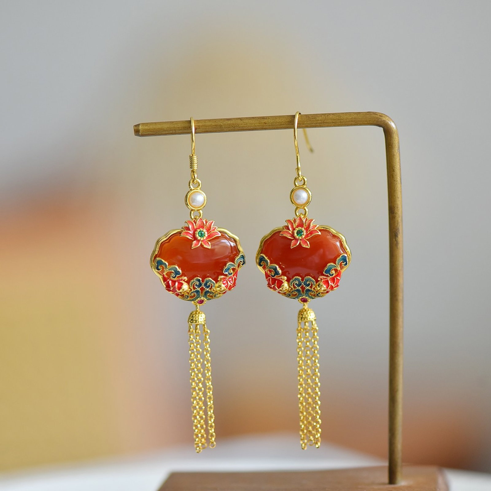 A Pair of Exquisite Sterling Silver-Gold Plated Inlaid Agate Earrings,Inlaid Pearls: A Pair of Exquisite Sterling Silver-Gold Plated Inlaid Agate Earrings,Inlaid Pearls,Size:13mmx18mm