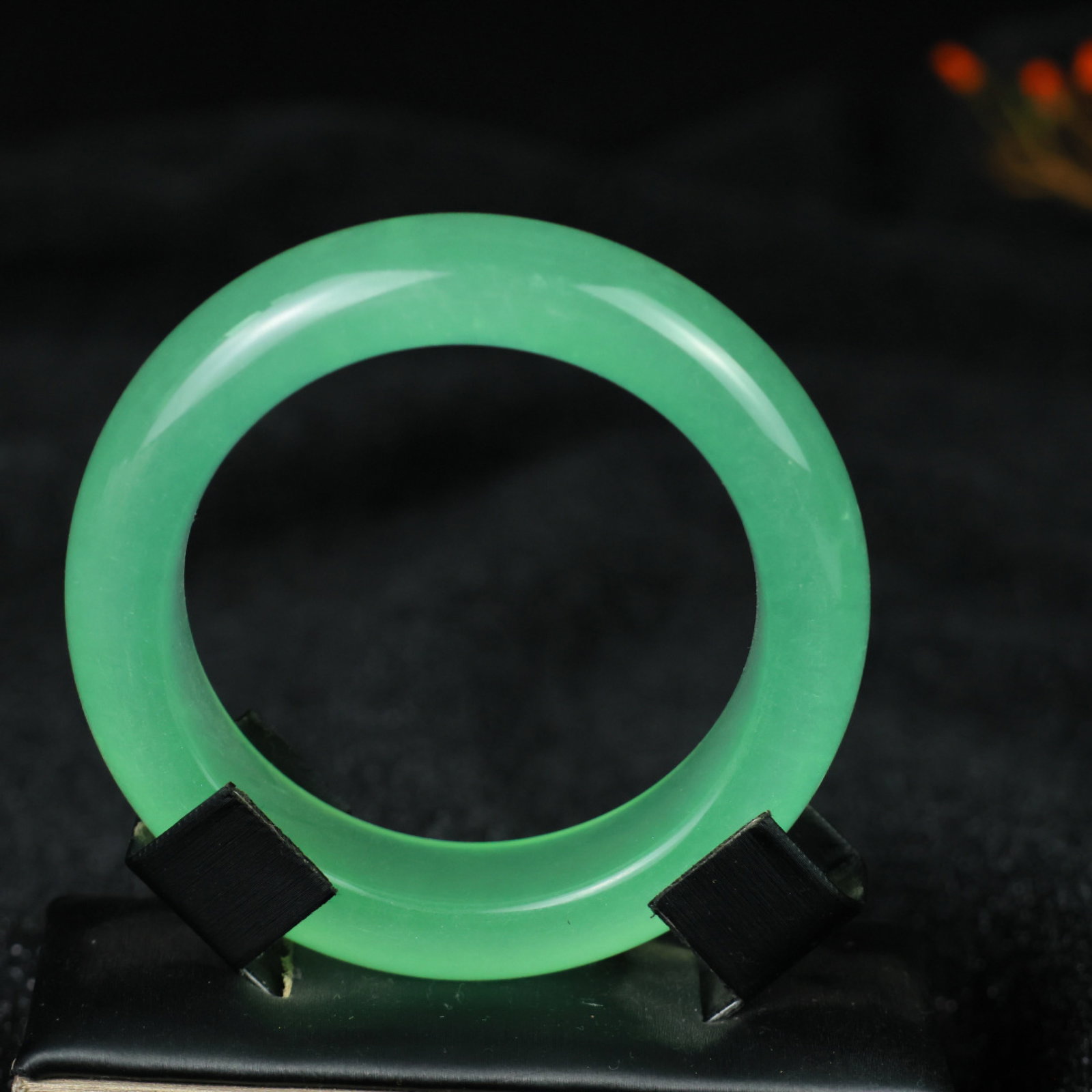 An Exquisite Jadeite Bracelets (1 of 9)