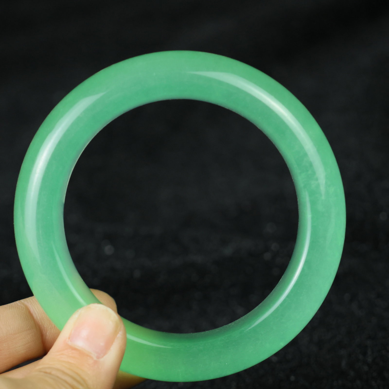 An Exquisite Jadeite Bracelets - 9