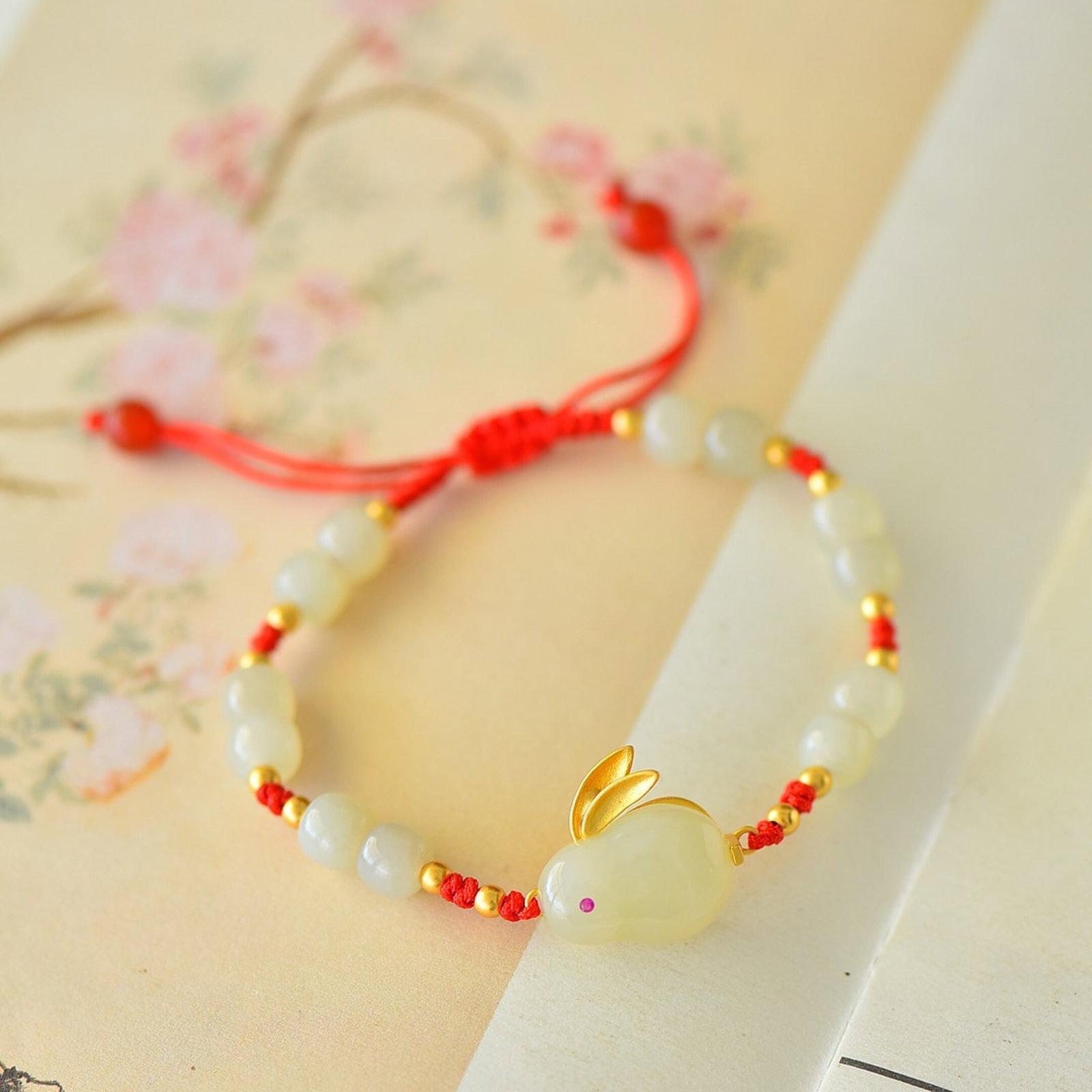 An Exquisite Sterling Silver-Gold Plated Inlaid White Jade Bracelet: An Exquisite Sterling Silver-Gold Plated Inlaid White Jade Bracelet,Size:13mmx18mm 纯银镀金镶白玉手链