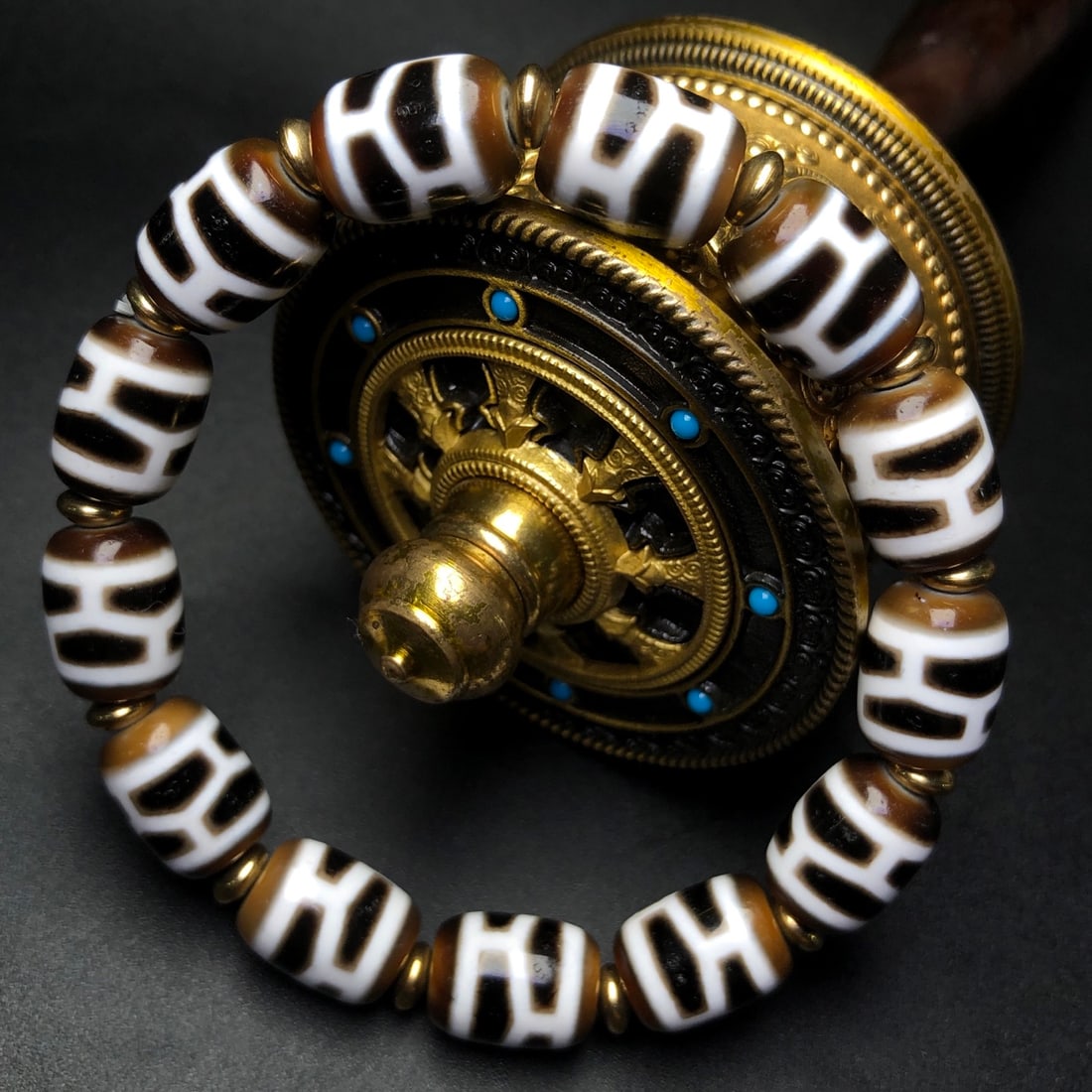 An Exquisite Dzi Bead Bracelets: An Exquisite Dzi Bead Bracelets,Size:14mmx11mm 天珠手串