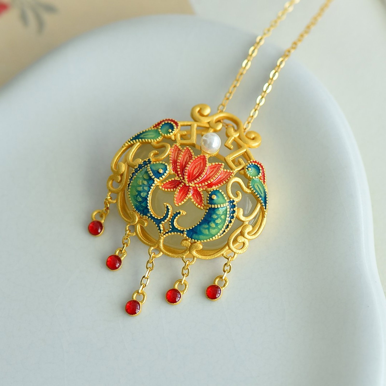 An Exquisite Sterling Silver-Gold Plated Inlaid White Jade Pendant: An Exquisite Sterling Silver-Gold Plated Inlaid White Jade Pendant 纯银镀金镶白玉吊坠