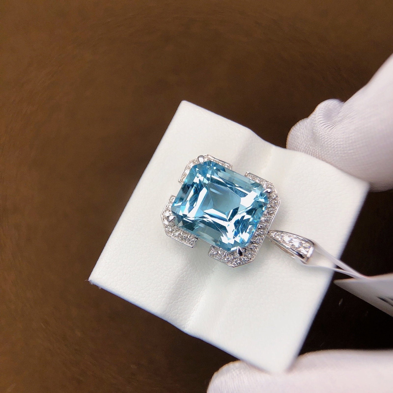 7.25Ctw Natural Aquamarine Pendant: 7.25Ctw Natural Aquamarine Pendant,Size:12.3mmx10.8mm 7.25Ctw天然海蓝宝吊坠