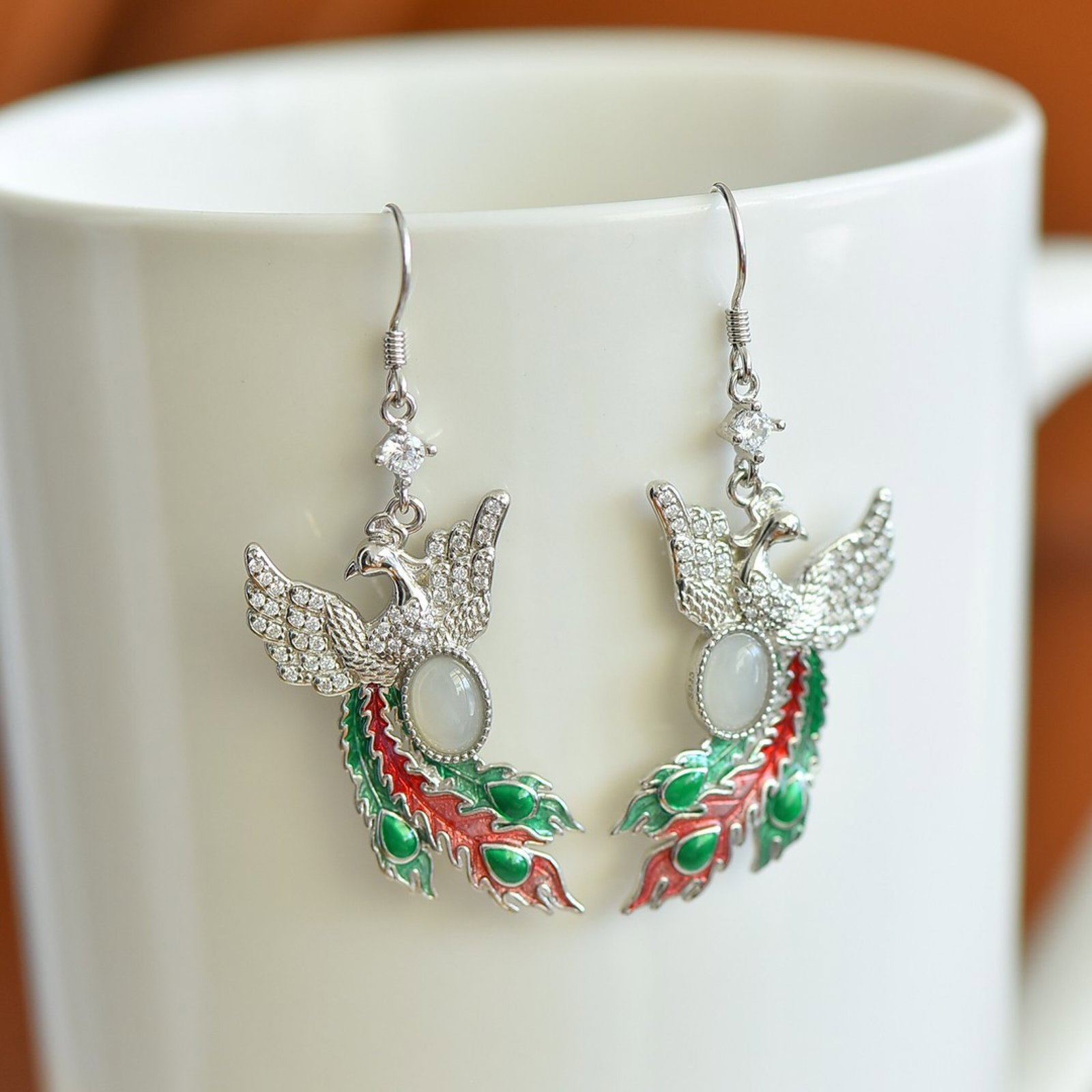 A Pair of Exquisite Sterling Silver Inlaid White Jade Enamel Earrings,Inlaid Diamonds: A Pair of Exquisite Sterling Silver Inlaid White Jade Enamel Earrings,Inlaid Diamonds,Size:5mmx7mm 一对纯银镶白玉珐琅耳环,嵌&