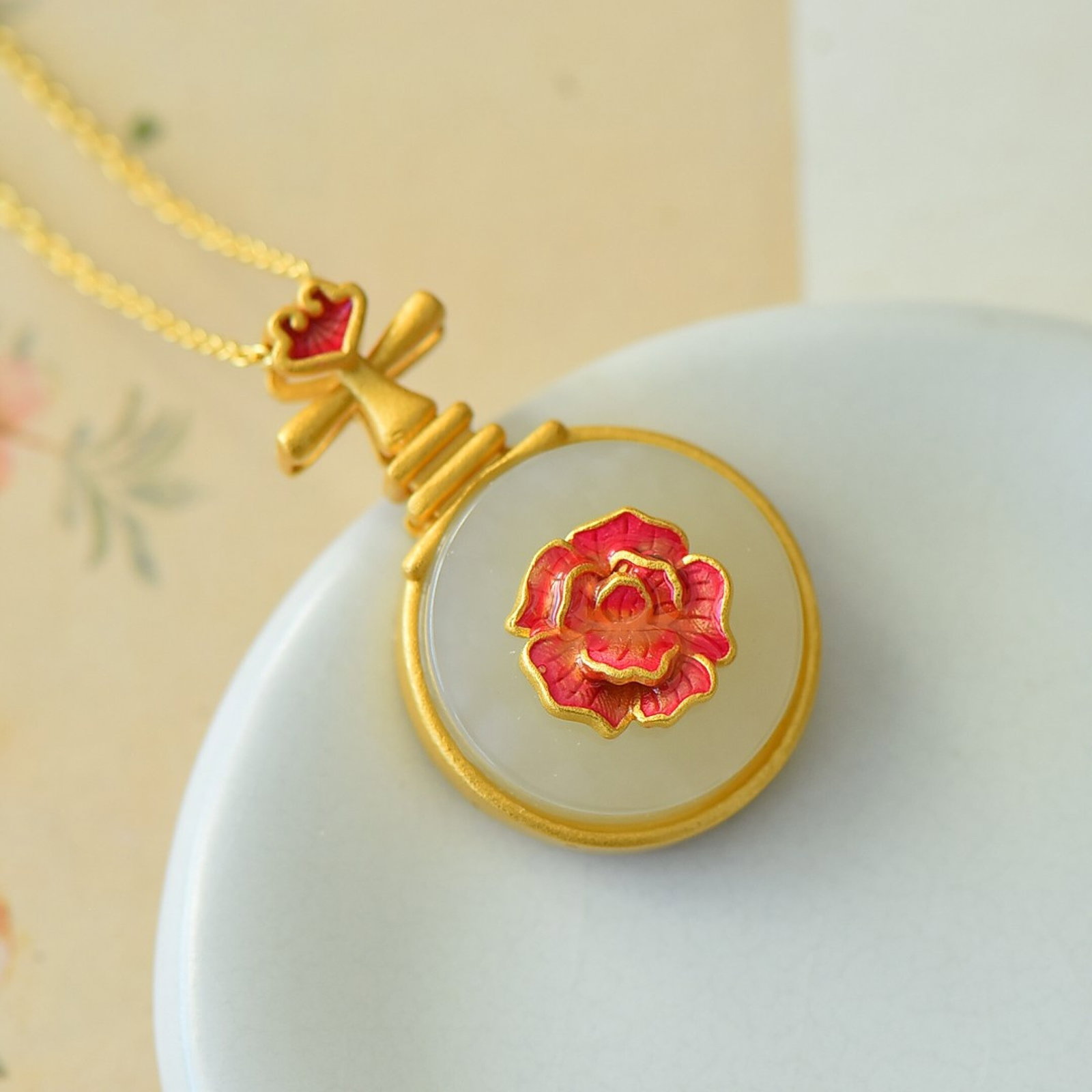 An Exquisite Sterling Silver-Gold Plated Inlaid White Jade Enamel Pendant: An Exquisite Sterling Silver-Gold Plated Inlaid White Jade Enamel Pendant,Size:20mmx20mm 纯银镀金镶白玉珐琅吊坠