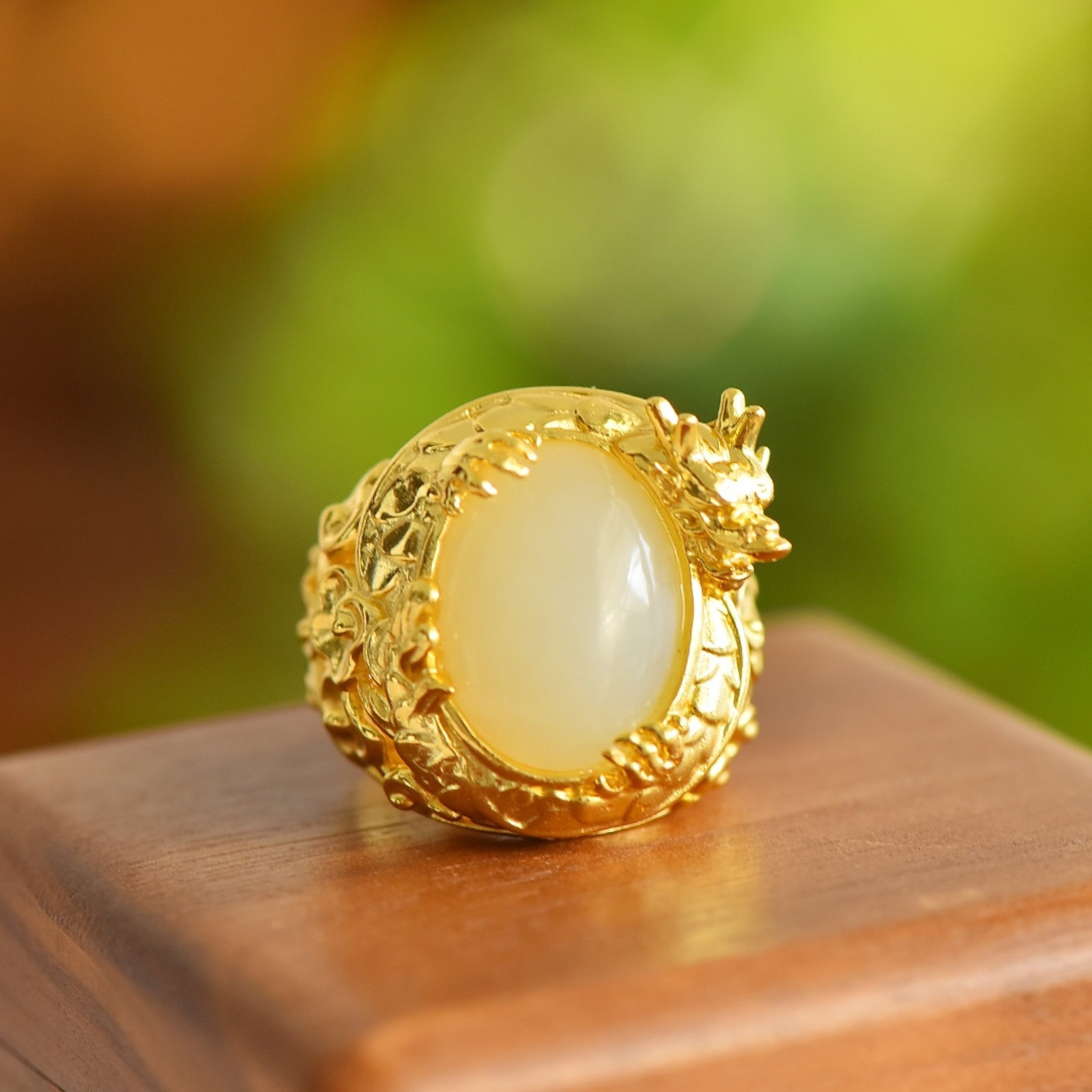 An Exquisite Sterling Silver-Gold Plated Inlaid White Jade Ring: An Exquisite Sterling Silver-Gold Plated Inlaid White Jade Ring, 纯银镀金镶白玉戒指