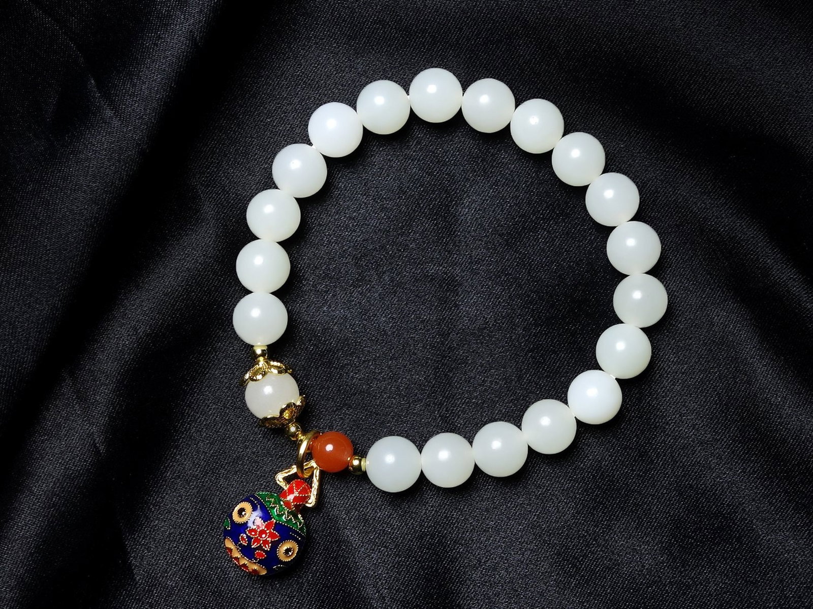 An Exquisite White Jade Bracelets (1 of 4)