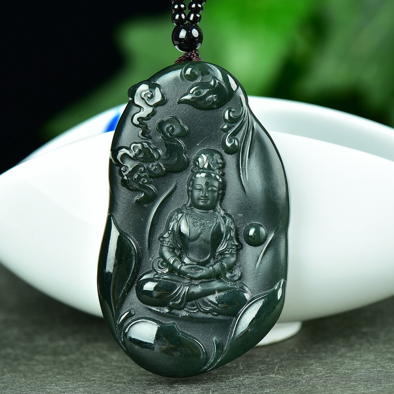 An Exquisite Sapphire Avalokitesvara Pattern Pendant (1 of 5)