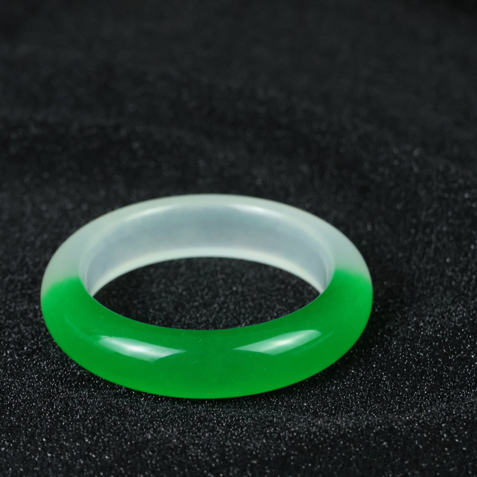 An Exquisite Jadeite Bracelets - 6
