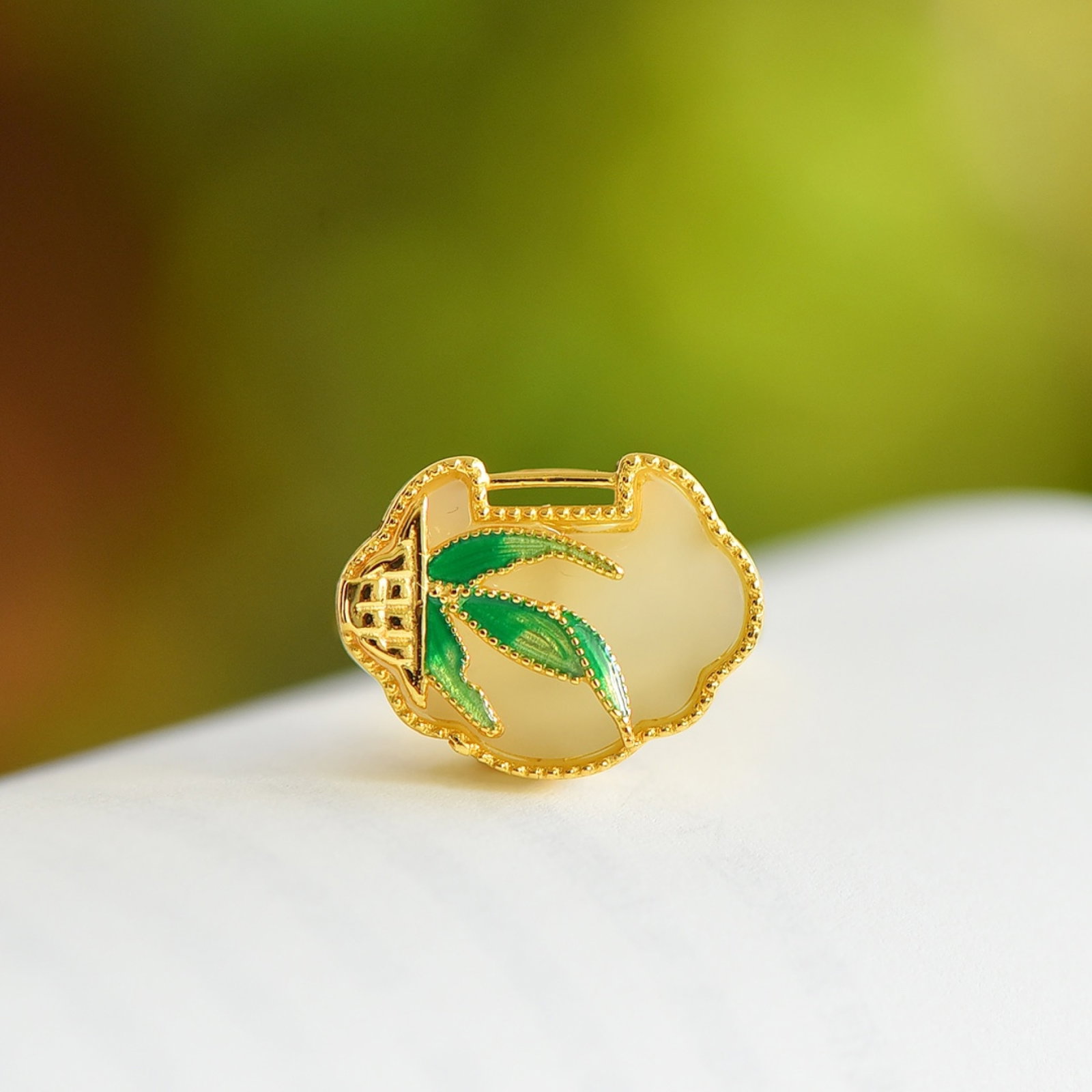 An Exquisite Sterling Silver-Gold Plated Inlaid White Jade Enamel Ring: An Exquisite Sterling Silver-Gold Plated Inlaid White Jade Enamel Ring, 纯银镀金镶白玉珐琅戒指