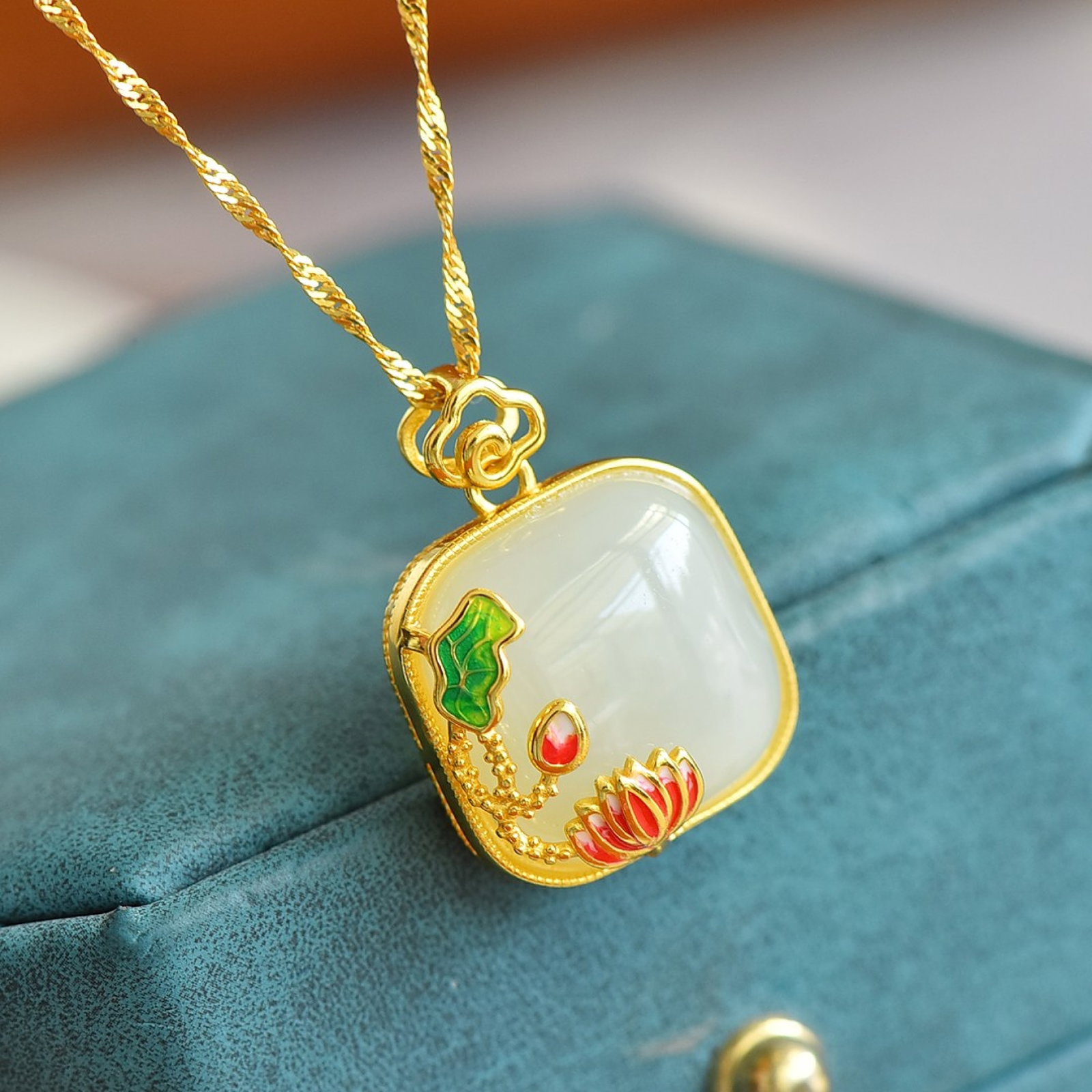An Exquisite Sterling Silver-Gold Plated Inlaid White Jade Enamel Pendant: Sterling Silver-Gold Plated Inlaid White Jade Enamel Pendant , Size :16mmx16mm 纯银镀金镶白玉珐琅吊坠,尺寸:16mmx16mm