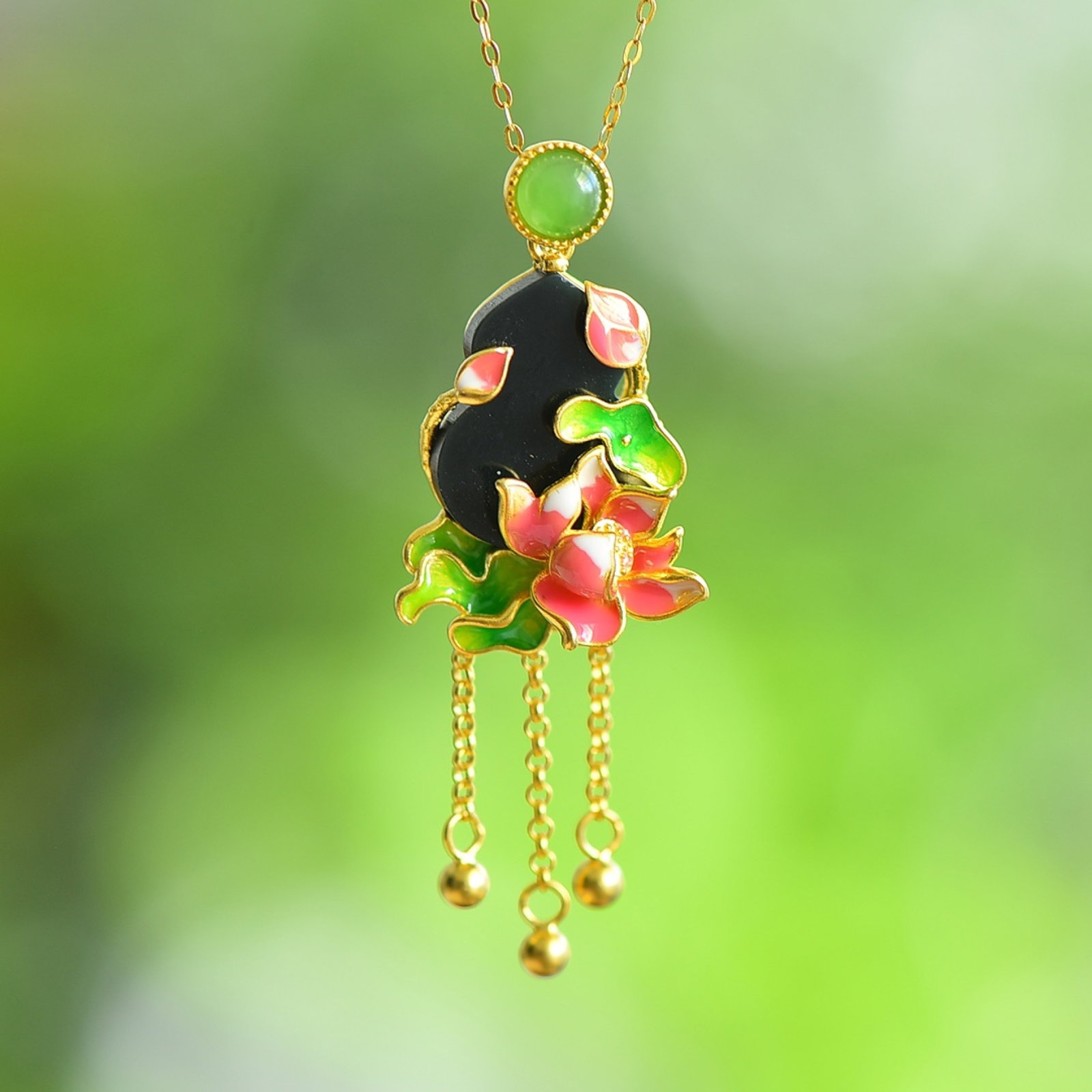An Exquisite Sterling Silver-Gold Plated Inlaid Black Jade Gourd Pendant,Inlaid Jasper: An Exquisite Sterling Silver-Gold Plated Inlaid Black Jade Gourd Pendant,Inlaid Jasper 纯银镀金镶黑玉葫芦吊坠,嵌碧玉