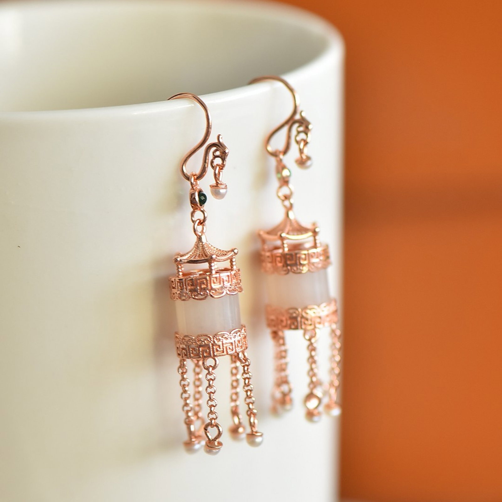 A Pair of Exquisite Sterling Silver-Gold Plated Inlaid White Jade Earrings,Inlaid Pearls: A Pair of Exquisite Sterling Silver-Gold Plated Inlaid White Jade Earrings,Inlaid Pearls,Size:7mmx9mm 一对纯银镀金镶白玉耳环,嵌&