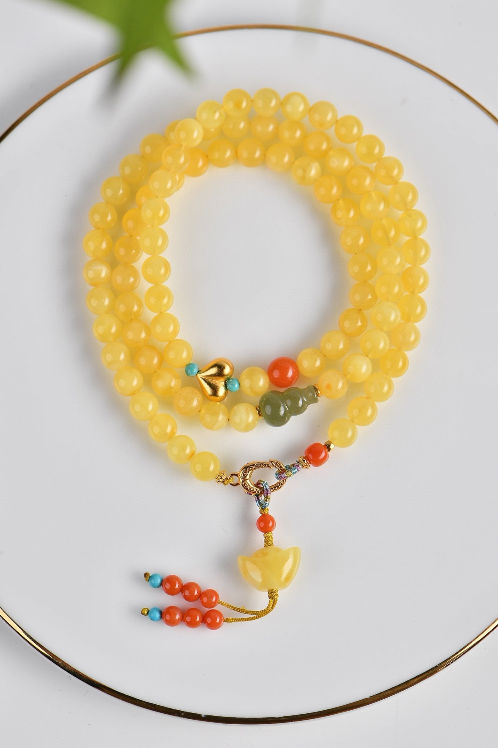 An Exquisite Amber Bracelets,With Agate: An Exquisite Amber Bracelets,With Agate,Size:6.3mm,20.6g 蜜蜡手链,配玛瑙