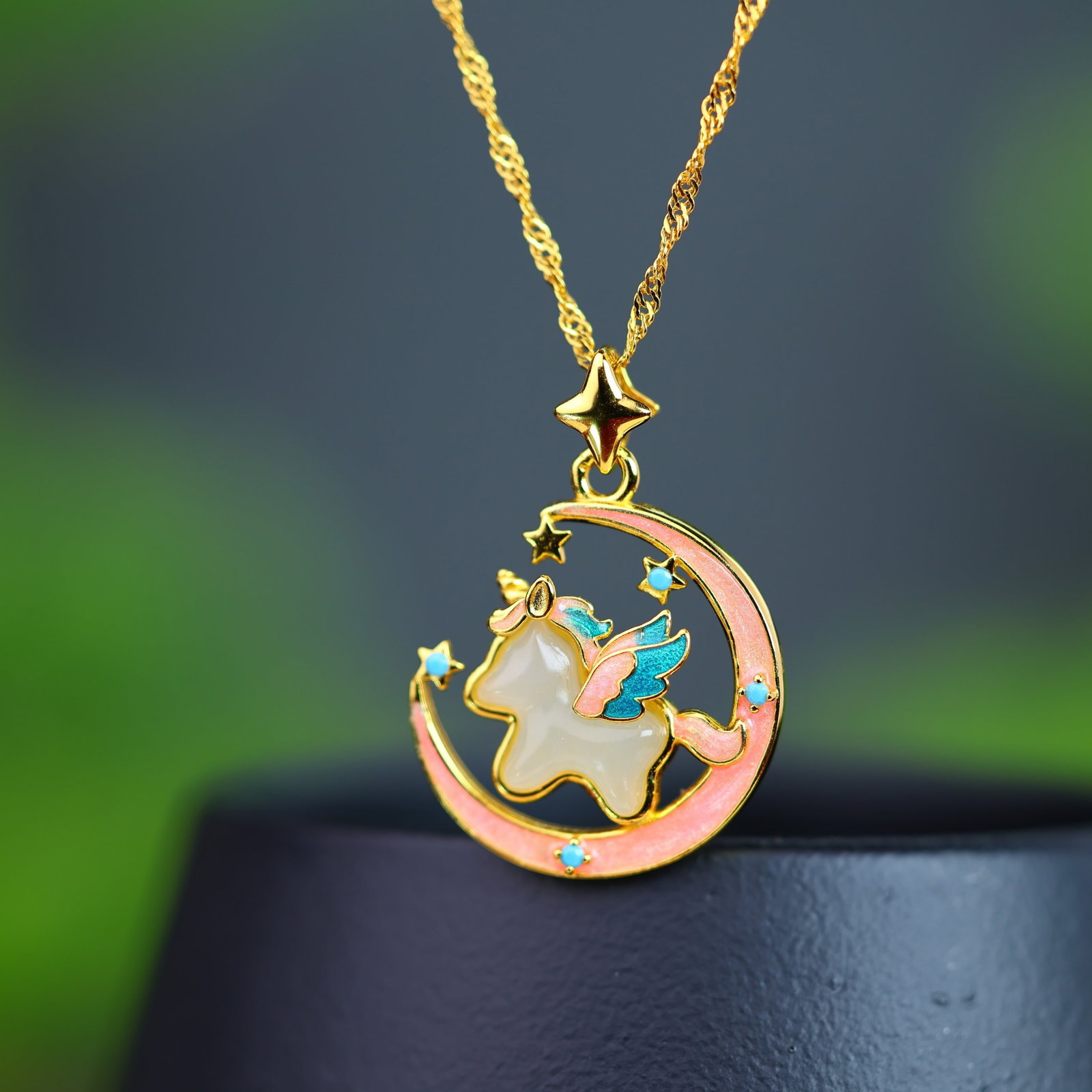An Exquisite Sterling Silver-Gold Plated Inlaid White Jade Enamel Pendant: An Exquisite Sterling Silver-Gold Plated Inlaid White Jade Enamel Pendant,Size:9mmx10mm 纯银镀金镶白玉珐琅吊坠
