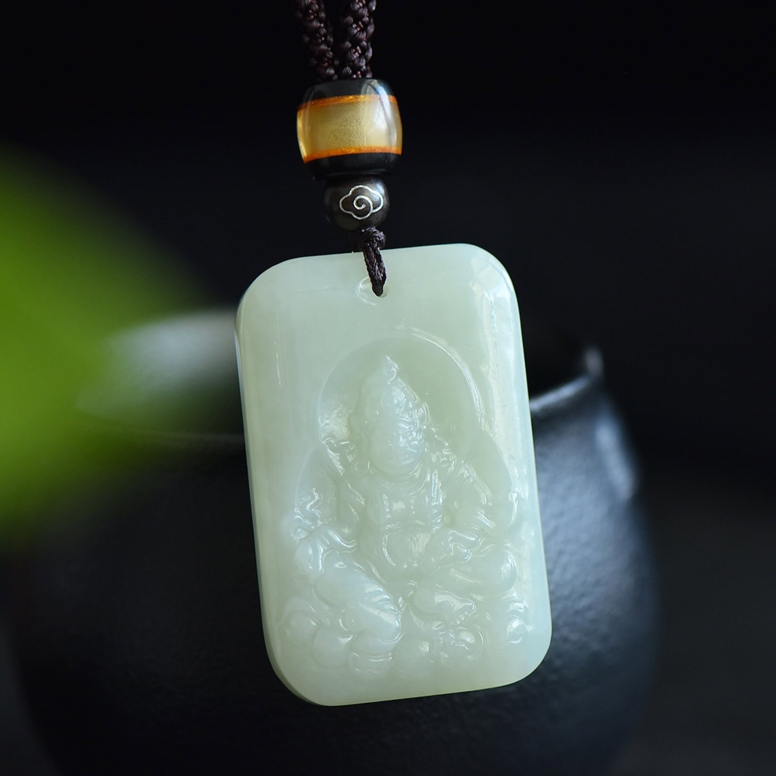 An Exquisite White Jade Mammon Pendant: An Exquisite White Jade Mammon Pendant,Size:27mmx41mm 寓意:吉祥 财源滚滚 招财纳福 白玉财神像ࡧ