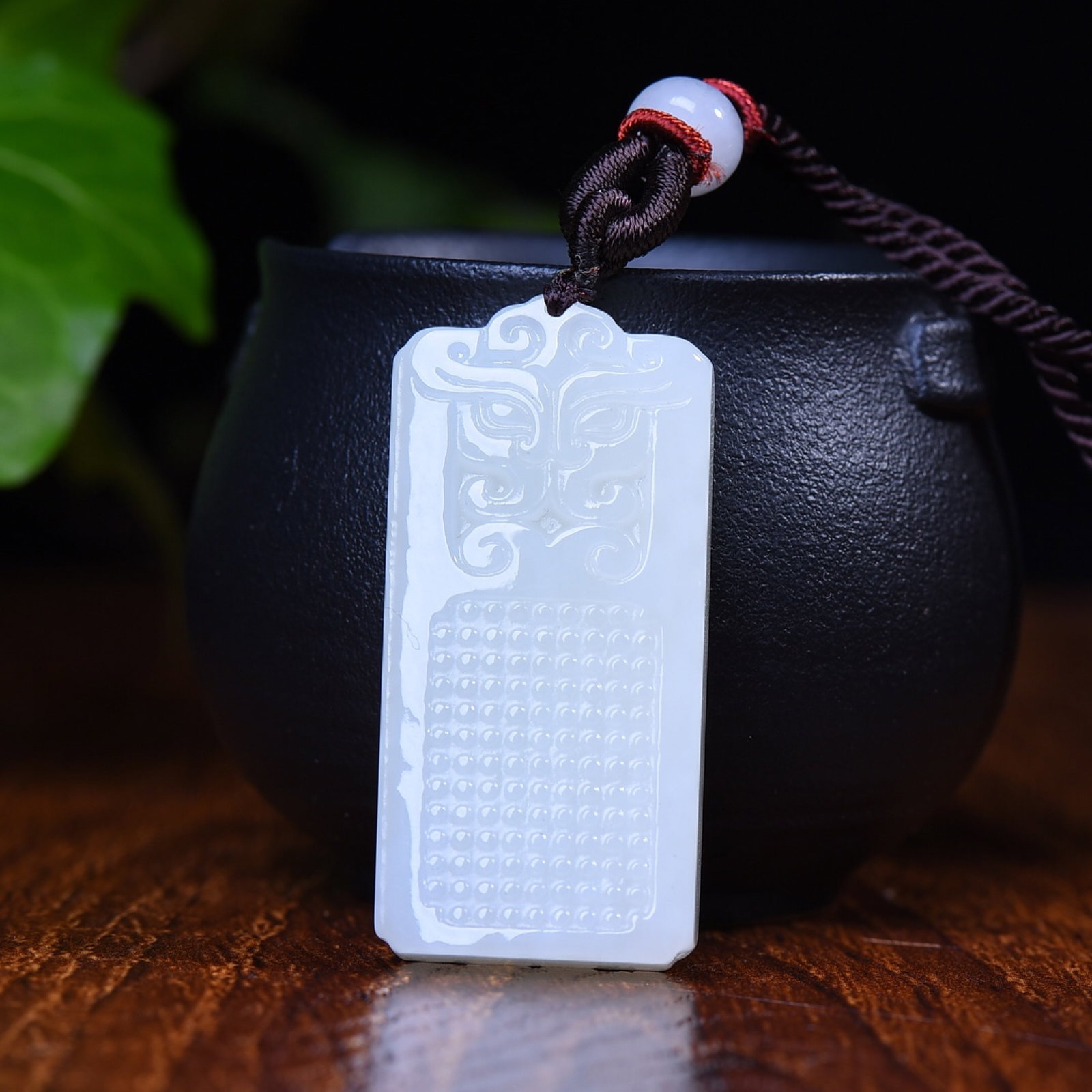 An Exquisite White Jade Beast-Face Pattern Pendant: An Exquisite White Jade Beast-Face Pattern Pendant,Size:24mmx48mm (寓意)仿古兽牌 寓意吉祥 招财辟邪