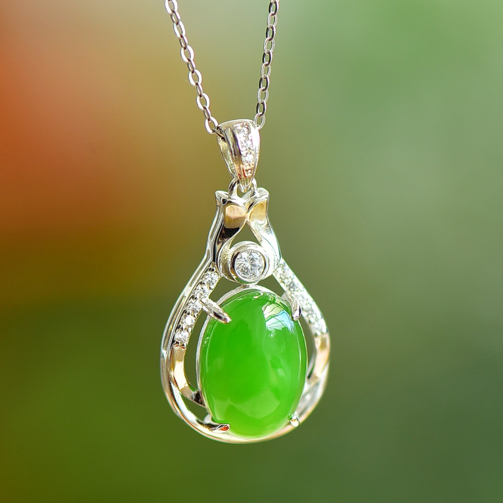An Exquisite Sterling Silver Inlaid Jasper Pendant,Inlaid Diamond: An Exquisite Sterling Silver Inlaid Jasper Pendant,Inlaid Diamond,Size:10mmx14mm 纯银镶碧玉吊坠,嵌钻石