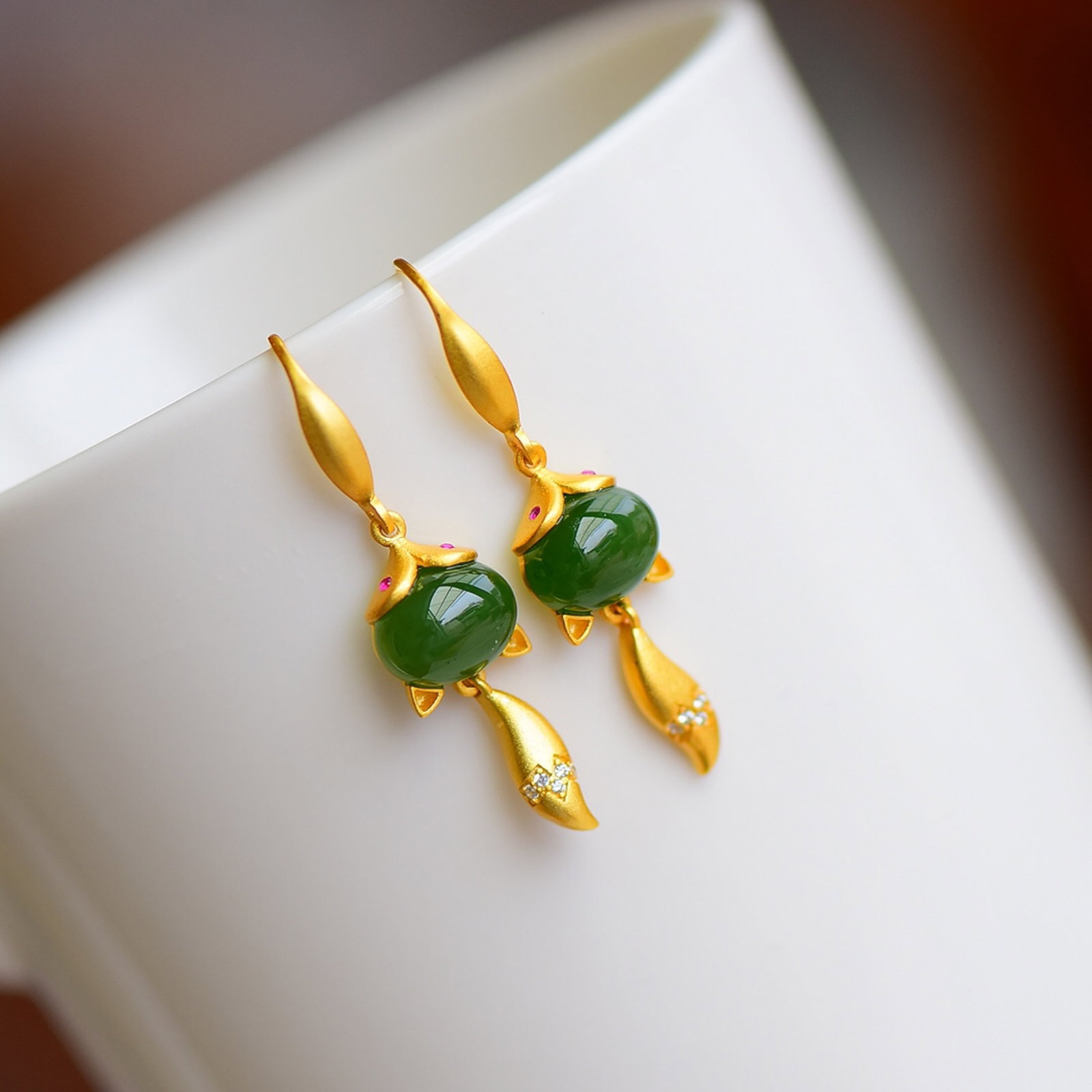 A Pair of Exquisite Sterling Silver-Gold Plated Inlaid Jasper Earrings,Inlaid Diamond: A Pair of Exquisite Sterling Silver-Gold Plated Inlaid Jasper Earrings,Inlaid Diamond,Size:8mmx10mm 一对纯银镀金镶碧玉耳环,嵌